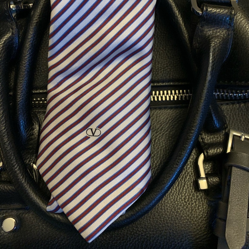 Vintage Valentino tie !!